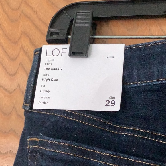 Loft Skinny Jeans in Petite 8/29. Never worn. Called The Skinny - Picture 5 of 6